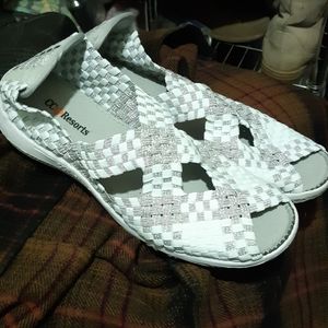 C.C.Resort sandals new